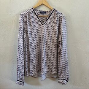 Elegant V-Neck Patterned Blouse